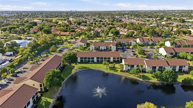 9270 LAKE PARK DRIVE 201, Fort Myers, FL 33919