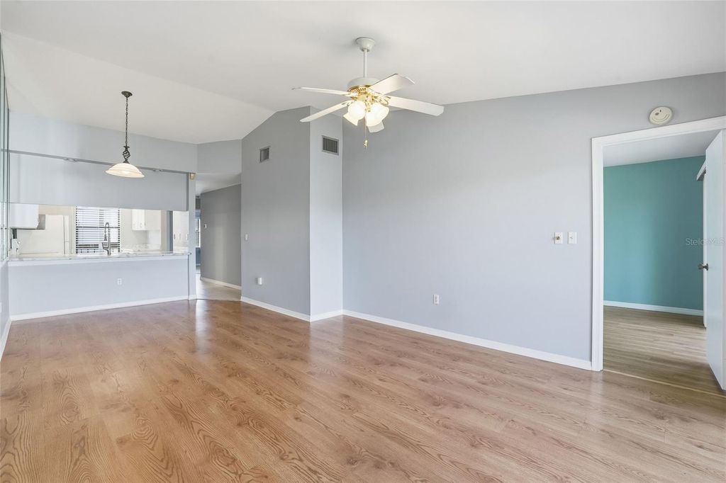 Image 9 of property listing at 9270 LAKE PARK DRIVE 201, Fort Myers, FL 33919