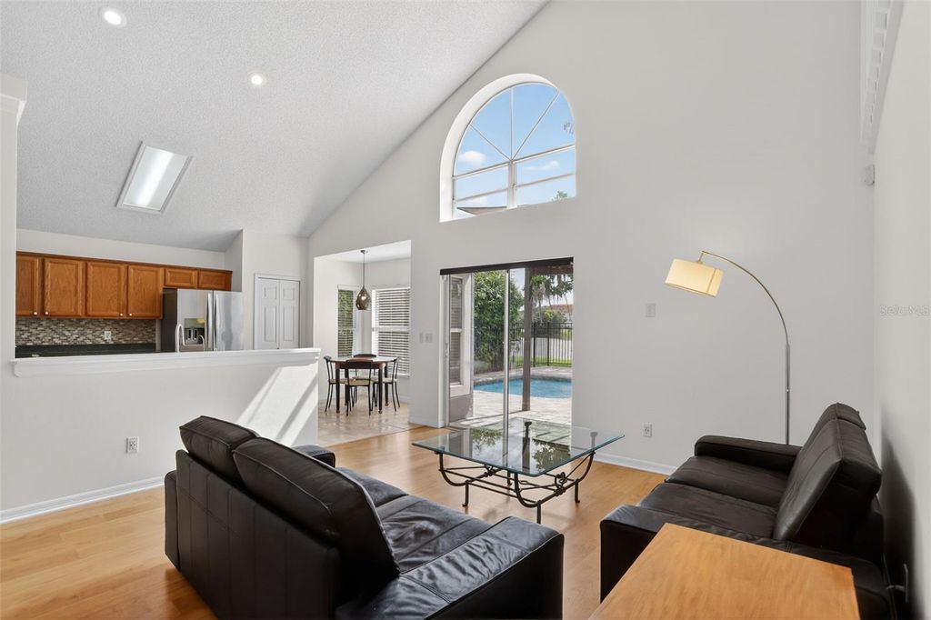 Image 11 of property listing at 2809 RUNYON CIRCLE, Orlando, FL 32837