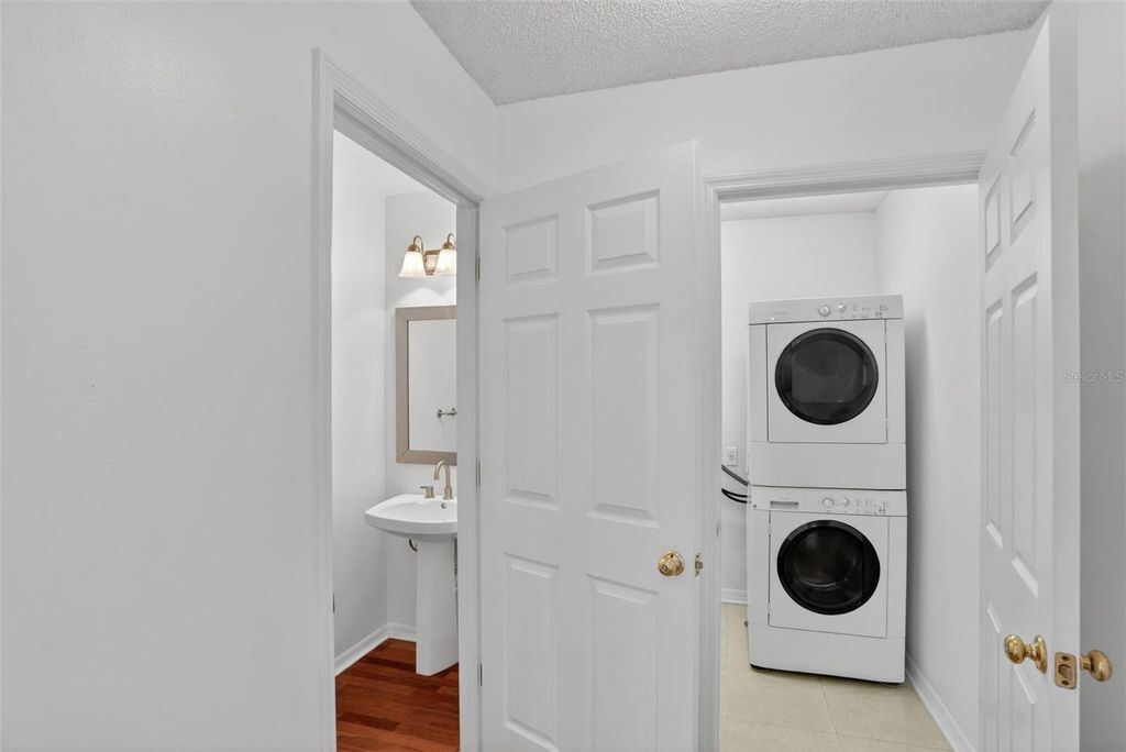 Image 7 of property listing at 2809 RUNYON CIRCLE, Orlando, FL 32837