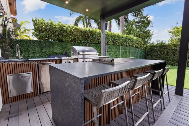 8774 NW 103rd Avenue, Doral, FL 33178