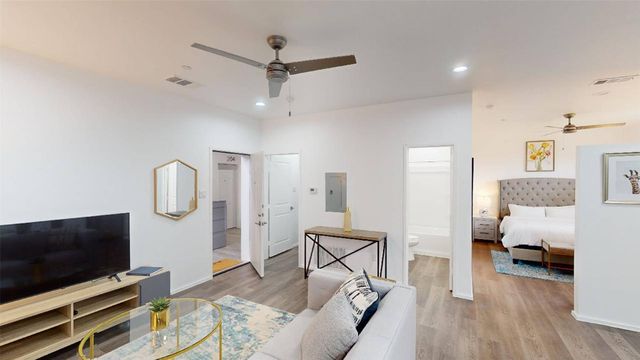 3235 Dallas Street 2304, Dallas, TX 75210