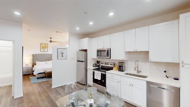 3235 Dallas Street 2304, Dallas, TX 75210