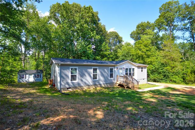 207 Pinehaven Drive, New London, NC 28127