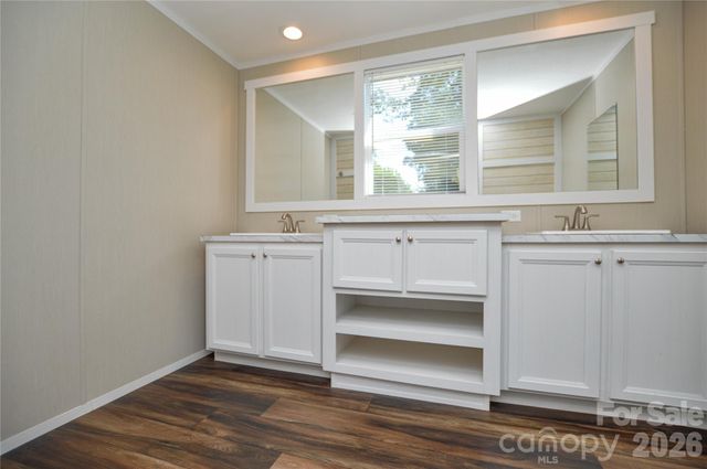 207 Pinehaven Drive, New London, NC 28127