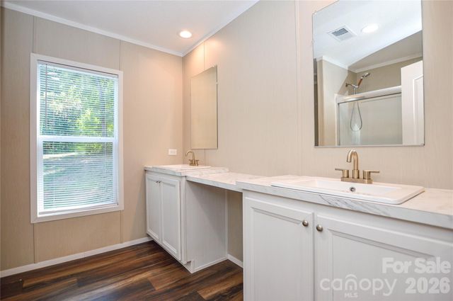 207 Pinehaven Drive, New London, NC 28127