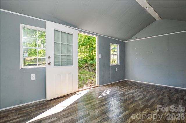 207 Pinehaven Drive, New London, NC 28127