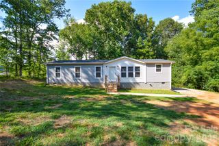 207 Pinehaven Drive, New London, NC 28127