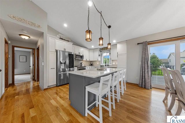 104 Kingsmill Court, Mankato, MN 56001