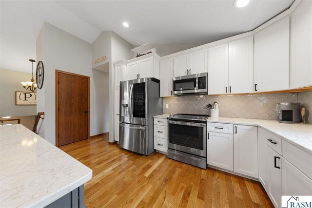 104 Kingsmill Court, Mankato, MN 56001