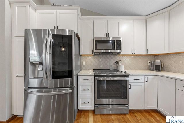 104 Kingsmill Court, Mankato, MN 56001