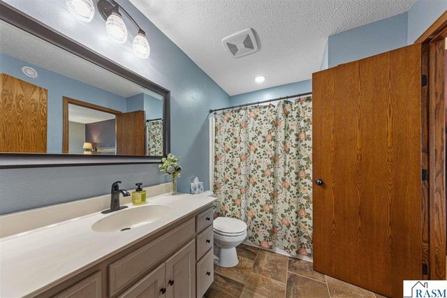 104 Kingsmill Court, Mankato, MN 56001