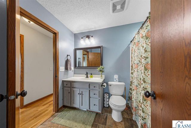104 Kingsmill Court, Mankato, MN 56001