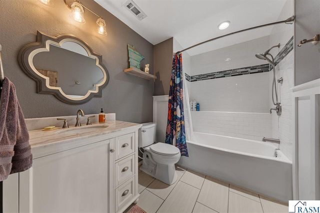 104 Kingsmill Court, Mankato, MN 56001
