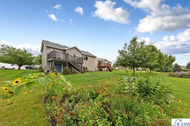 104 Kingsmill Court, Mankato, MN 56001