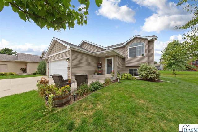 104 Kingsmill Court, Mankato, MN 56001