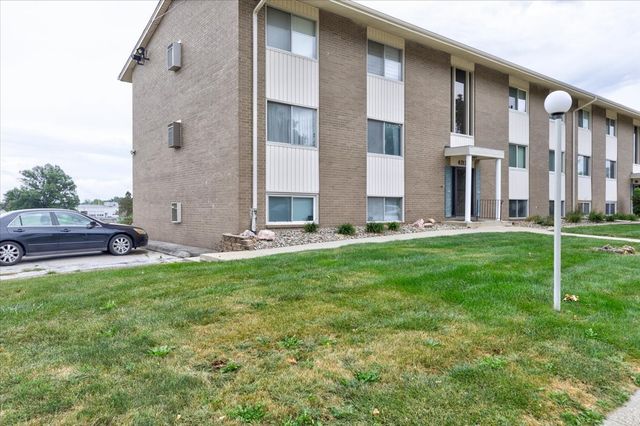 4213 62nd Street 2, Urbandale, IA 50322