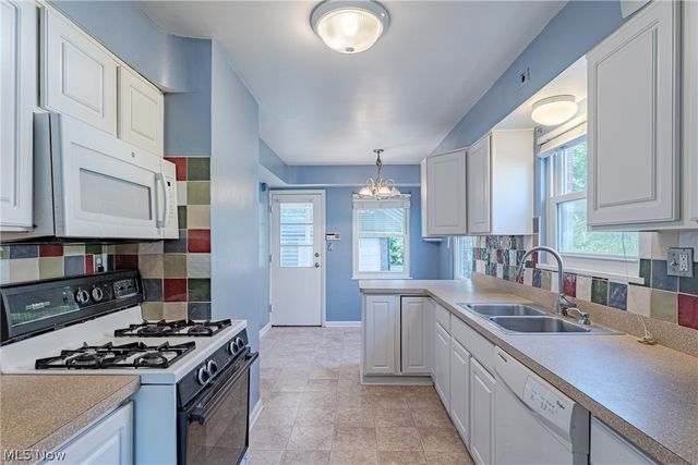 3666 Silsby Road, University Heights, OH 44118