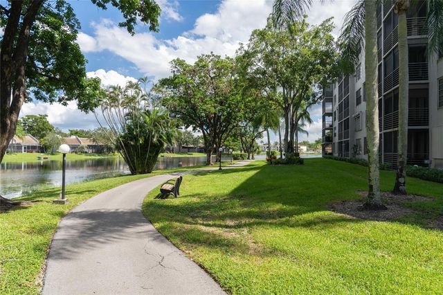 1101 Colony Point Circle 220, Pembroke Pines, FL 33026