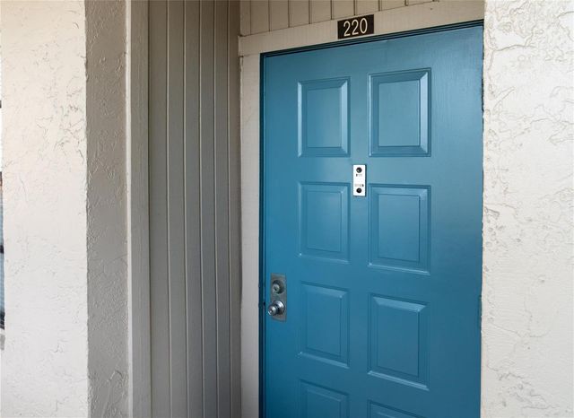 1101 Colony Point Circle 220, Pembroke Pines, FL 33026