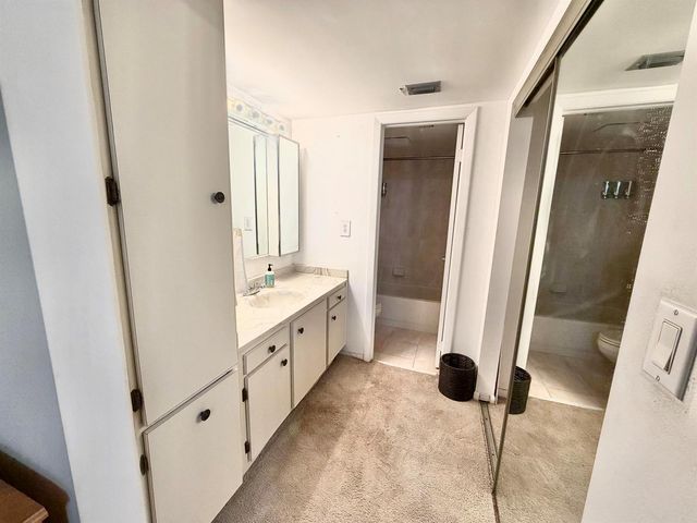 1101 Colony Point Circle 220, Pembroke Pines, FL 33026