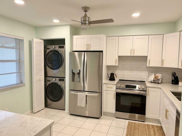 1101 Colony Point Circle 220, Pembroke Pines, FL 33026