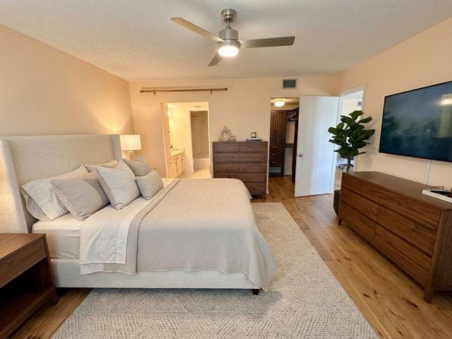 1101 Colony Point Circle 220, Pembroke Pines, FL 33026