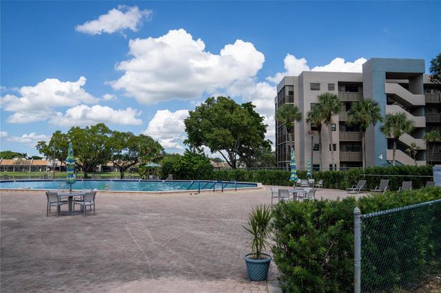 1101 Colony Point Circle 220, Pembroke Pines, FL 33026