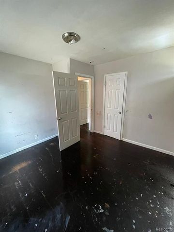 16500 Eastburn Street, Detroit, MI 48205