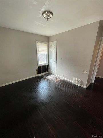 16500 Eastburn Street, Detroit, MI 48205