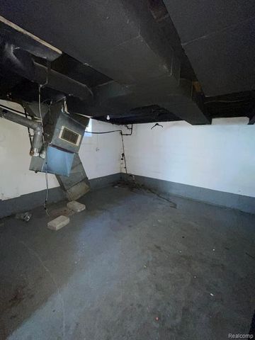 16500 Eastburn Street, Detroit, MI 48205