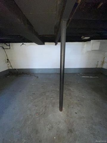 16500 Eastburn Street, Detroit, MI 48205