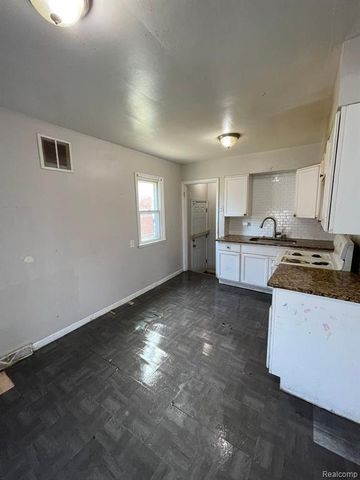 16500 Eastburn Street, Detroit, MI 48205