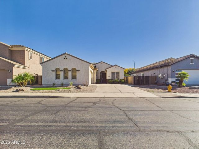 6915 S SAPPHIRE Way, Chandler, AZ 85249