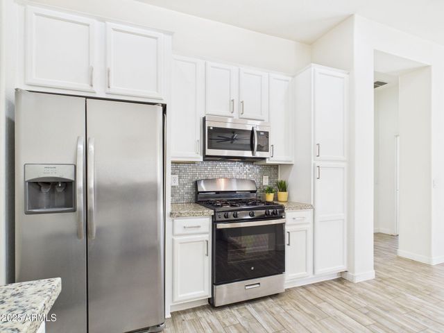 6915 S SAPPHIRE Way, Chandler, AZ 85249