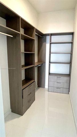 851 NE 1st Ave 412, Miami, FL 33132