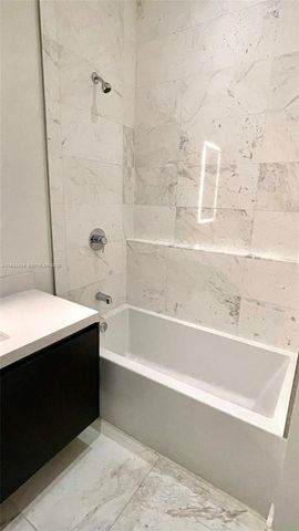 851 NE 1st Ave 412, Miami, FL 33132