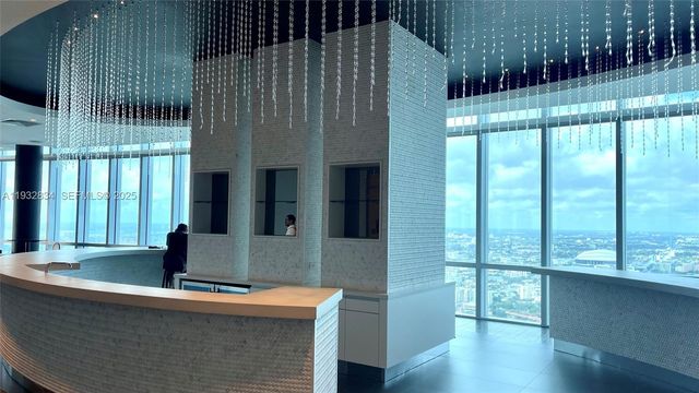 851 NE 1st Ave 412, Miami, FL 33132