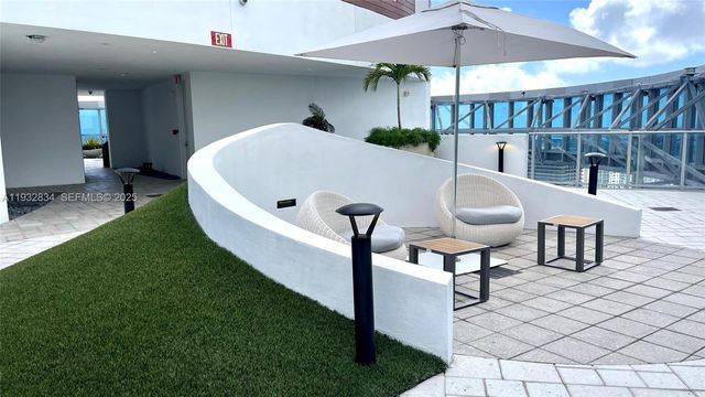 851 NE 1st Ave 412, Miami, FL 33132