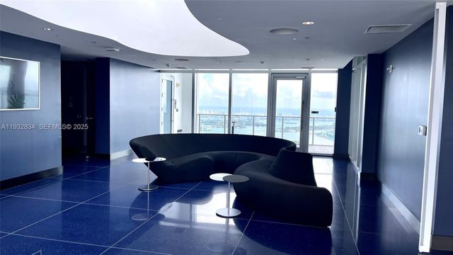 851 NE 1st Ave 412, Miami, FL 33132