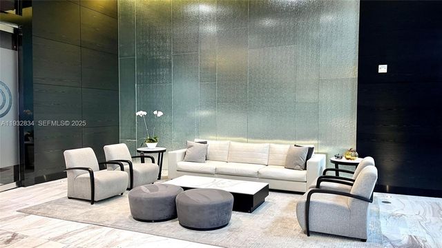 851 NE 1st Ave 412, Miami, FL 33132