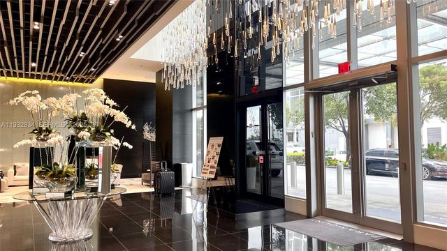 851 NE 1st Ave 412, Miami, FL 33132