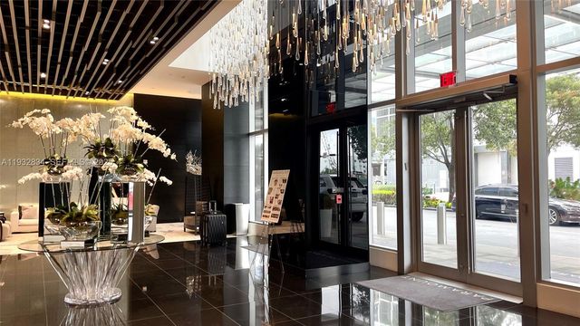 851 NE 1st Ave 412, Miami, FL 33132