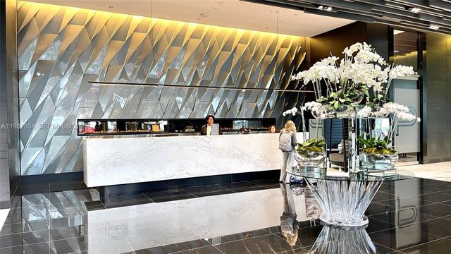 851 NE 1st Ave 412, Miami, FL 33132