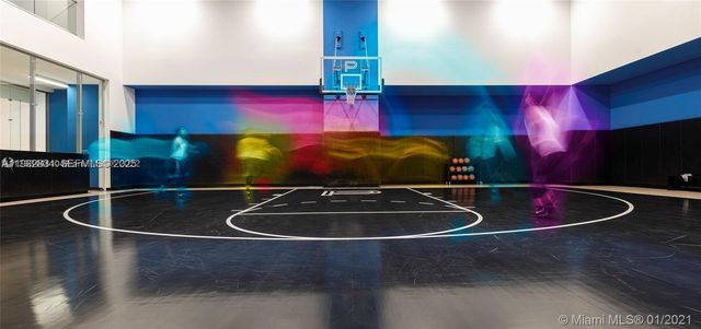 851 NE 1st Ave 412, Miami, FL 33132