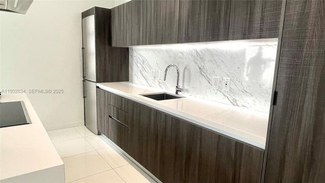 851 NE 1st Ave 412, Miami, FL 33132