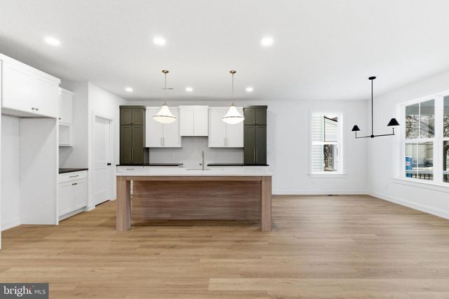 453 E FRANKLIN ST, Media, PA 19063