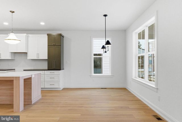 453 E FRANKLIN ST, Media, PA 19063