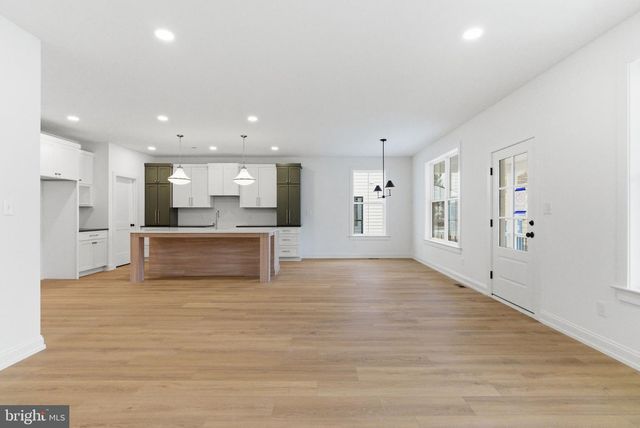 453 E FRANKLIN ST, Media, PA 19063