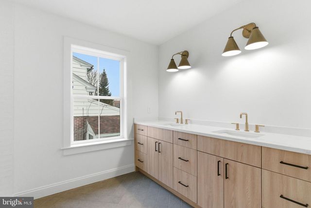 453 E FRANKLIN ST, Media, PA 19063